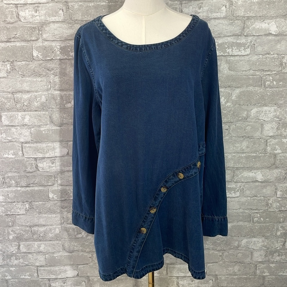 Soft Surroundings Avenida Chambray Denim Tunic in Denim Blue